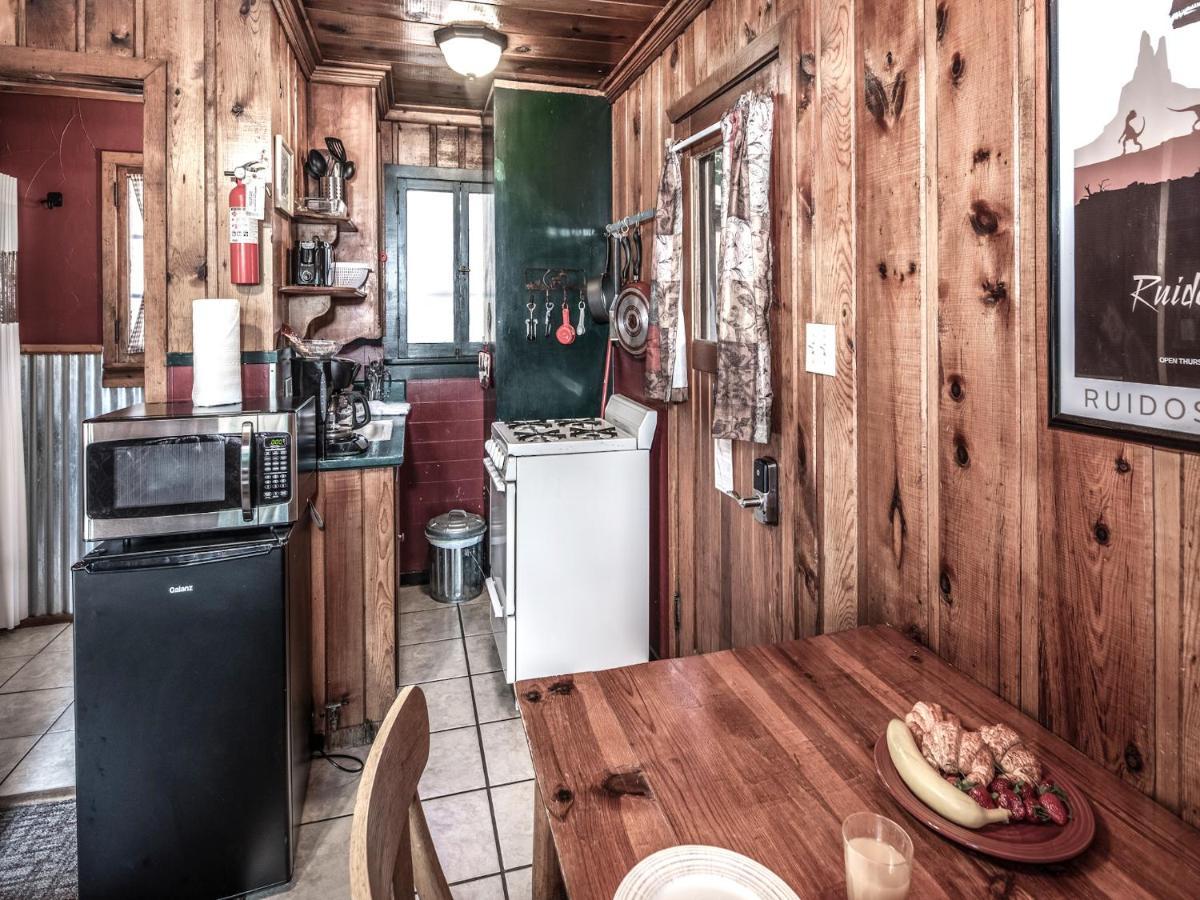 Apache Village 10, King Studio, Midtown, Sleeps 2 Ruidoso Esterno foto